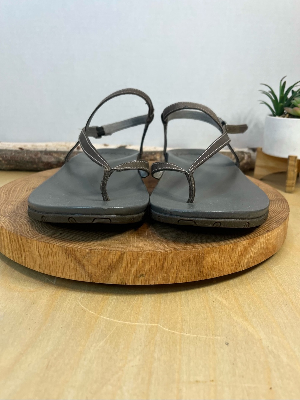 Chaco Rowan Leather Strappy Sandals | Taupe Brown & Grey | Women’s Size 10 - Picture 4 of 14